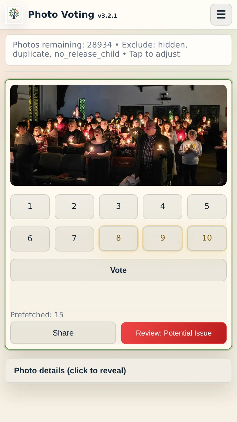 Actual ordinary-reviewer mobile voting screen showing the selected Christmas Eve photograph, one-to-ten scoring, sharing, and issue review